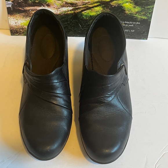 Clarks Black Leather little bootie Loafers Sz 7.5 - Picture 5 of 8